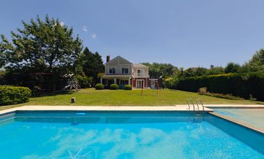 Casa con pileta en Los Jazmines Pilar del Este