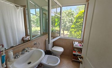 Casa con pileta en Los Jazmines Pilar del Este