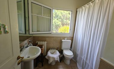 Casa con pileta en Los Jazmines Pilar del Este