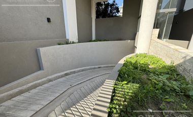 Departamento 2 ambientes en venta, Quilmes Centro - Con cochera y excelentes terminaciones.