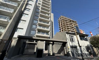 Departamento 2 ambientes en venta, Quilmes Centro - Con cochera y excelentes terminaciones.