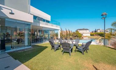 EXCELENTE CASA A LA VENTA EN EL NUEVO QUILMES