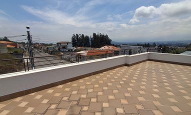 I3 VENDE CASA EN LOS CHILLOS / SECTOR COLEGIO LA SALLE