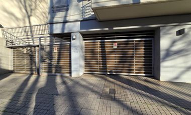 COCHERA CUBIERTA A 1 CUADRA DE AVENIDA MAIPU EN VENTA. OLIVOS
