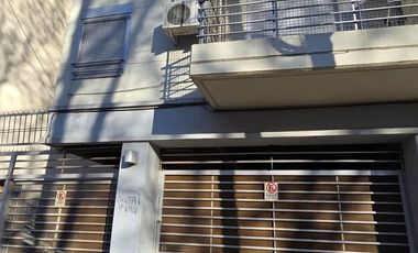 COCHERA CUBIERTA A 1 CUADRA DE AVENIDA MAIPU EN VENTA. OLIVOS