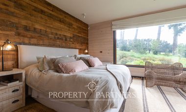Espectacular Casa  con Vista y Acceso a Lago Panguipulli  en Exclusivo Condominio.