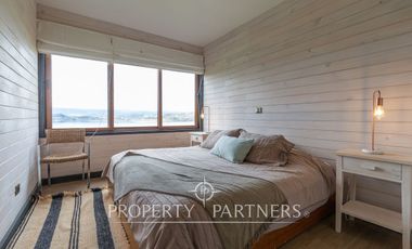 Espectacular Casa  con Vista y Acceso a Lago Panguipulli  en Exclusivo Condominio.