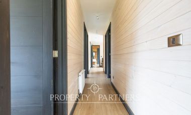 Espectacular Casa  con Vista y Acceso a Lago Panguipulli  en Exclusivo Condominio.