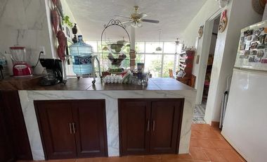 Casa en venta con doble terreno y espectacular vista al Lago