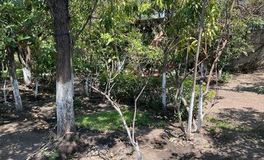 Casa en venta con doble terreno y espectacular vista al Lago