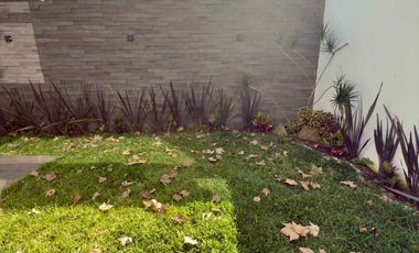 Casa en venta en privada con caseta en La Marquesa