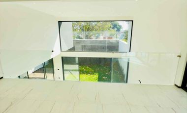 Casa en venta en privada con caseta en La Marquesa