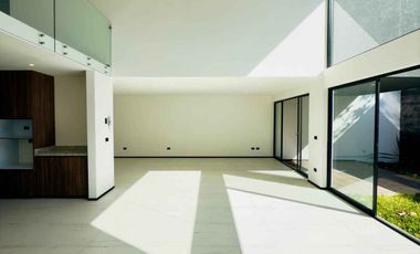 Casa en venta en privada con caseta en La Marquesa