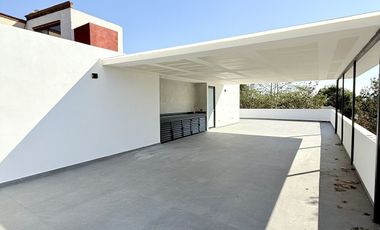 Casa en venta en privada con caseta en La Marquesa