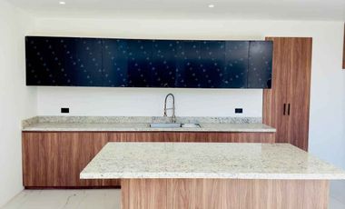 Casa en venta en privada con caseta en La Marquesa