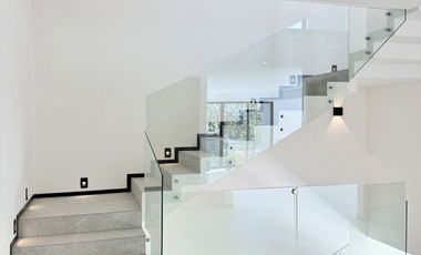 Casa en venta en privada con caseta en La Marquesa