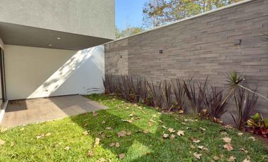 Casa en venta en privada con caseta en La Marquesa