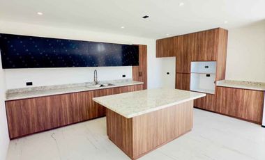 Casa en venta en privada con caseta en La Marquesa