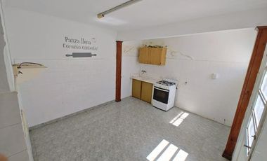 Casa en Venta en Azul, Buenos Aires, con amplio patio y excelente ubicación
