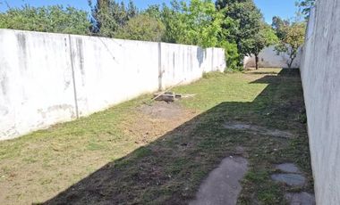 Casa en Venta en Azul, Buenos Aires, con amplio patio y excelente ubicación