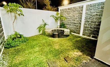 Casa en venta con arquitectura introspectiva en Fracc. Privado en Coatepec