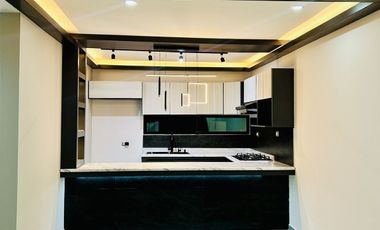 Casa en venta con arquitectura introspectiva en Fracc. Privado en Coatepec
