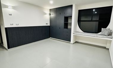 Casa en venta con arquitectura introspectiva en Fracc. Privado en Coatepec