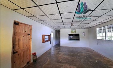 VENDO CASA CON 3000MTS2 HORCONCITOS