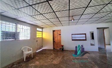 VENDO CASA CON 3000MTS2 HORCONCITOS