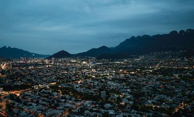 Piso en renta de 850m2 Torre corporativa nueva en zona Santa María Monterrey