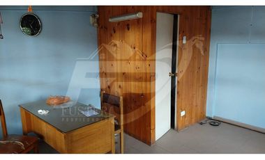 Vende locales con galpón en centro de Los Andes