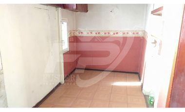 Vende locales con galpón en centro de Los Andes