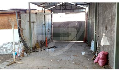 Vende locales con galpón en centro de Los Andes