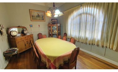 Venta casa 5D 3B con estacionamiento en centro de Los Andes