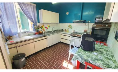 Venta casa 5D 3B con estacionamiento en centro de Los Andes