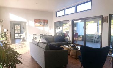 Hermosa Parcela Con Moderna Casa Mediterránea 2021 Hijuela