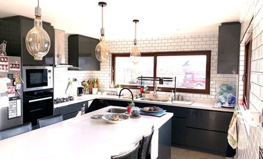 Hermosa Parcela Con Moderna Casa Mediterránea 2021 Hijuela