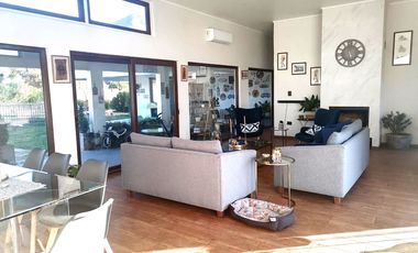 Hermosa Parcela Con Moderna Casa Mediterránea 2021 Hijuela