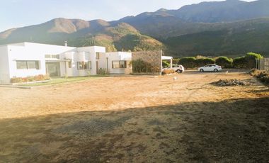 Hermosa Parcela Con Moderna Casa Mediterránea 2021 Hijuela