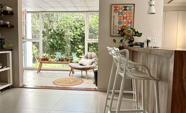 Casa en Pinares de siete ambientes