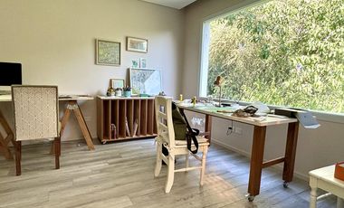Casa en Pinares de siete ambientes