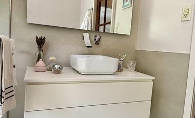 Casa en Pinares de siete ambientes