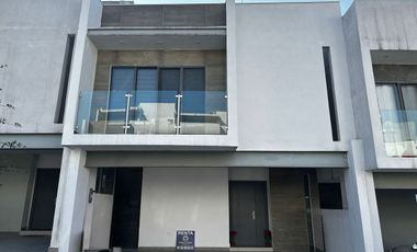 Casa en Renta en Cumbre Altta Residencial