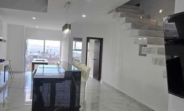 Casa en renta en Punta Azul con vistas al mar y amenidades que disfrutaras!