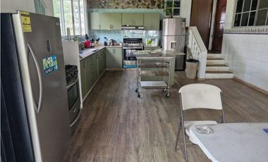 CERRO AZUL / 1000M2 / 4 HABIT / TERRAZA / JARDN / TOTALMENTE CERCADA