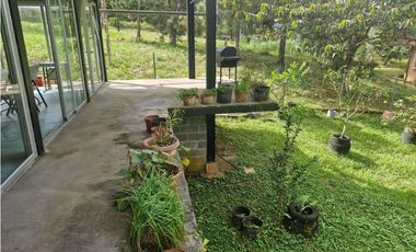 CERRO AZUL / 1000M2 / 4 HABIT / TERRAZA / JARDN / TOTALMENTE CERCADA