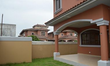 Casa en Venta en Costa Sur # 2159 cvd
