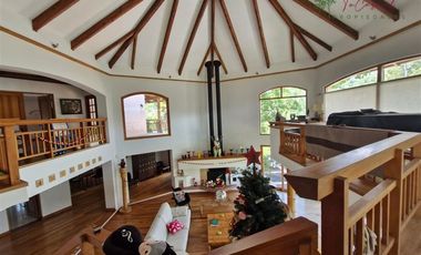 Casa en Venta en Camino Los Refugios- Los Quillayes- El Arrayán