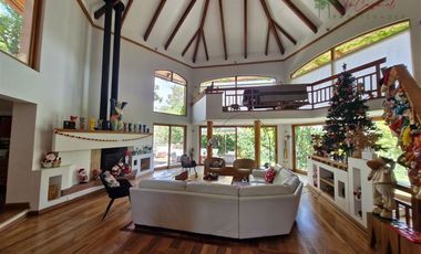 Casa en Venta en Camino Los Refugios- Los Quillayes- El Arrayán
