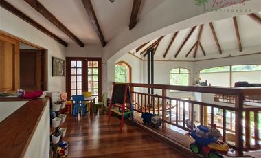 Casa en Venta en Camino Los Refugios- Los Quillayes- El Arrayán